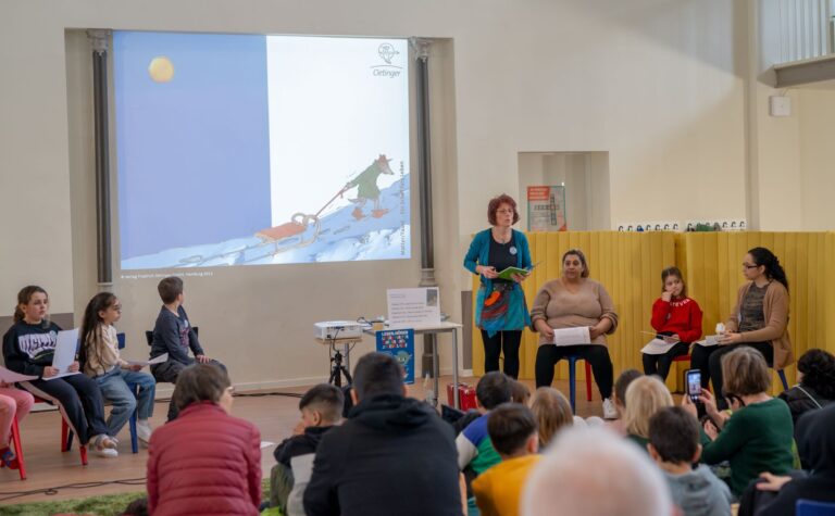 Read more about the article Lesung und Werkschau mit Anke Faust und den Sprach-Checkern