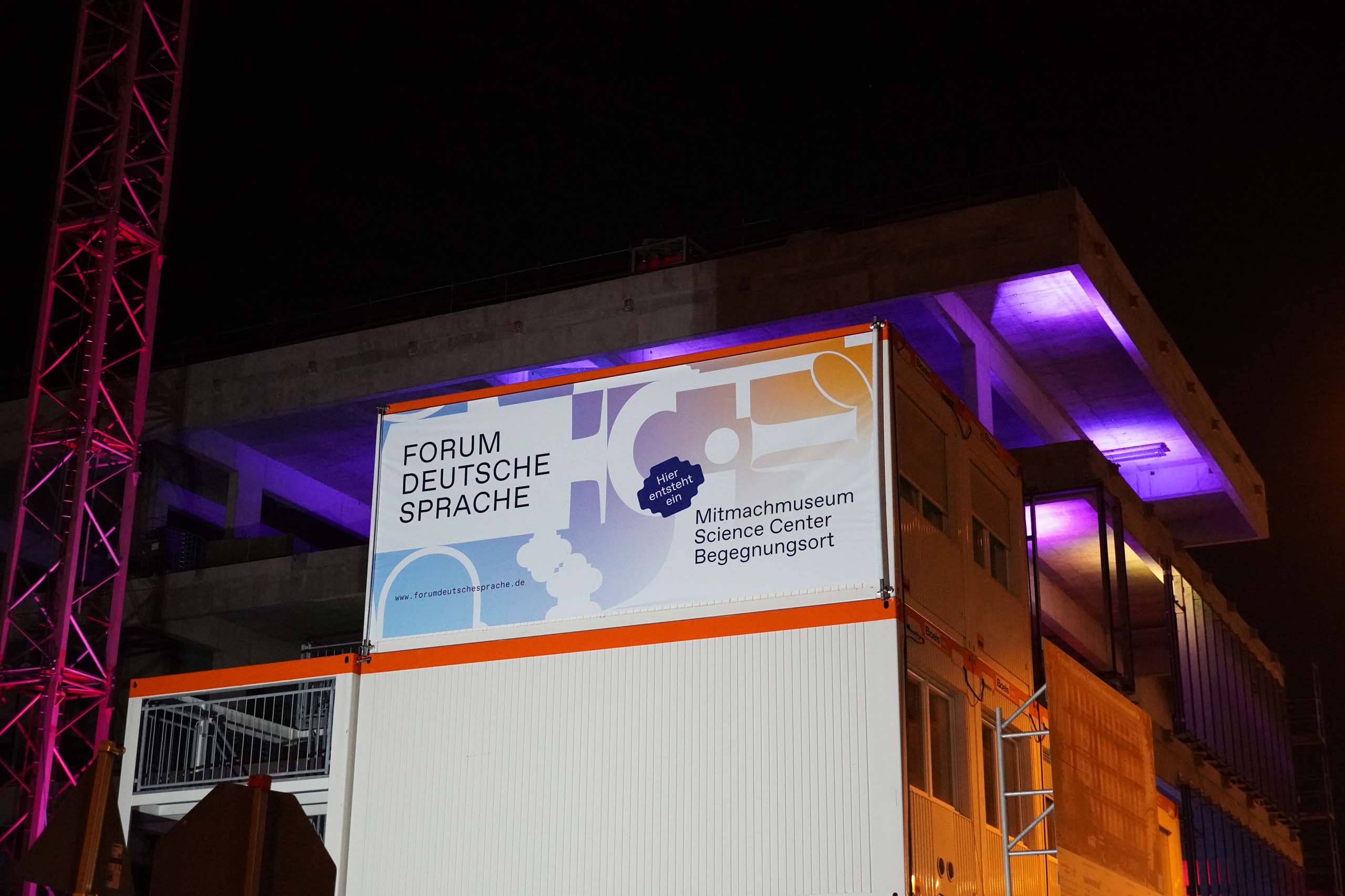 Containerbanner Lichtmeile_1_Kamera Containerbanner Lichtmeile_1_Kamera